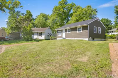 10305 Galloway Drive, Saint Louis, MO 63137 - Photo 3