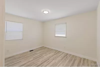 10305 Galloway Drive, Saint Louis, MO 63137 - Photo 15