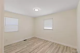 10305 Galloway Dr, Saint Louis, MO 63137 - Photo 15