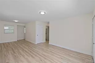 10305 Galloway Dr, Saint Louis, MO 63137 - Photo 5