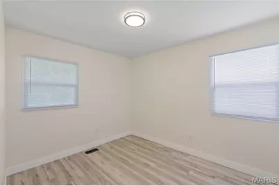 10305 Galloway Drive, Saint Louis, MO 63137 - Photo 17