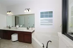 10925 Clydesdale Manors Ct, Saint Louis, MO 63123 - Photo 17