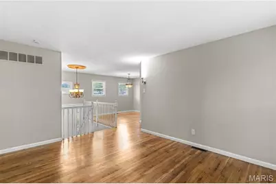 2010 E Humes Lane, Florissant, MO 63033 - Photo 9