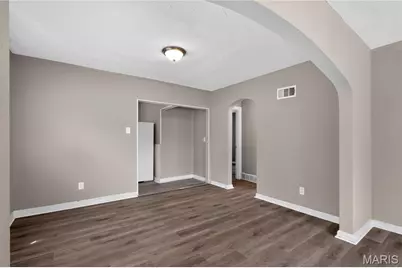 1823 Eton Lane, Saint Louis, MO 63147 - Photo 11