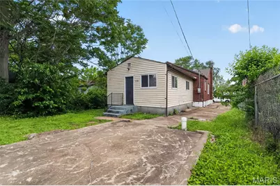 1823 Eton Lane, Saint Louis, MO 63147 - Photo 9