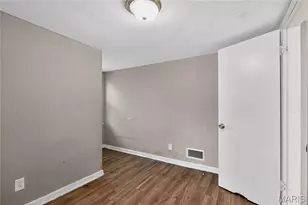 416 Ballman Ave, Saint Louis, MO 63135 - Photo 13