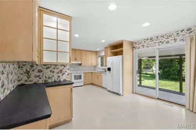1667 Schulte Hill Drive, Maryland Heights, MO 63043 - Photo 13