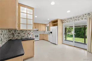 1667 Schulte Hill Dr, Maryland Heights, MO 63043 - Photo 13