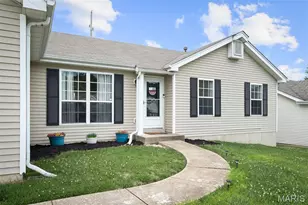 4 Royallbend Ct, O'Fallon, MO 63368 - Photo 1