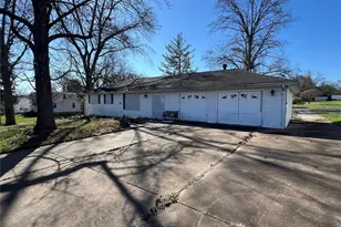 2806 Yaeger Rd, Saint Louis, MO 63129 - Photo 3