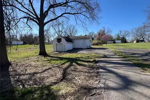 2806 Yaeger Rd, Saint Louis, MO 63129 - Photo 7