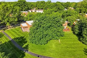 2350 Charlemagne Dr, Maryland Heights, MO 63043 - Photo 27