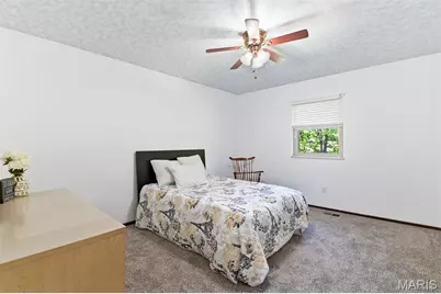 2350 Charlemagne Drive, Maryland Heights, MO 63043 - Photo 5