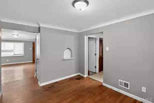 1001 Olympia Dr, Saint Louis, MO 63135 - Photo 9