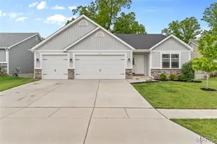 1010 Timber Bluff Dr, Wentzville, MO 63385 - Photo 1