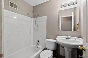1190 Cheyenne Dr, Saint Louis, MO 63033 - Photo 25