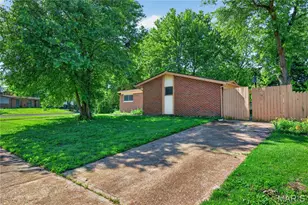 1190 Cheyenne Dr, Saint Louis, MO 63033 - Photo 7