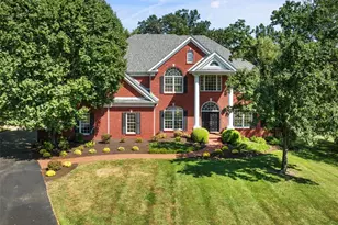 3 Longrove Ln, Des Peres, MO 63131 - Photo 1