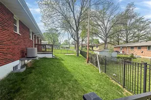 1449 Friar Tuck Ln, Saint Louis, MO 63125 - Photo 17