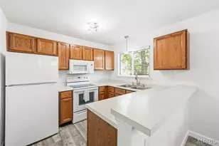 810 Sugar Valley Ct, Saint Peters, MO 63376 - Photo 9