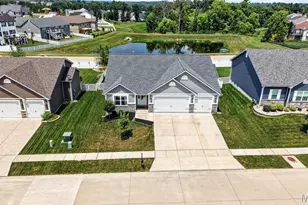 209 W Pne Crk Ct, Wentzville, MO 63385 - Photo 3