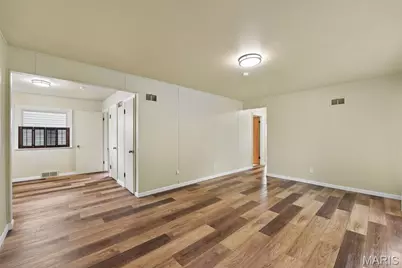 1150 Charbonnier Road, Florissant, MO 63031 - Photo 7