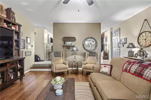 5627 Wieland Dr, Saint Louis, MO 63128 - Photo 9