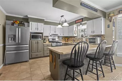 5627 Wieland Drive, Saint Louis, MO 63128 - Photo 5