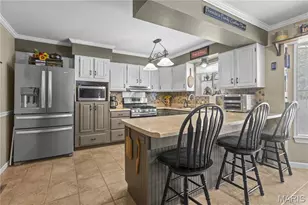 5627 Wieland Dr, Saint Louis, MO 63128 - Photo 5