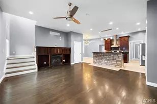 2112 S 11th St, Saint Louis, MO 63104 - Photo 3