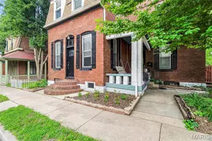 1216 N 5th St, Saint Charles, MO 63301 - Photo 3