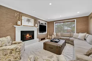 55 Berkshire Dr, Richmond Heights, MO 63117 - Photo 7