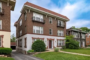 7012 Forsyth Blvd, University City, MO 63105 - Photo 3