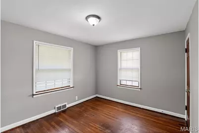 1233 Bosworth Drive, Saint Louis, MO 63137 - Photo 9