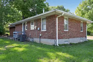 1233 Bosworth Dr, Saint Louis, MO 63137 - Photo 5