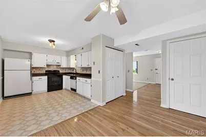 2562 Grayland Walk, Unincorporated, MO 63129 - Photo 7