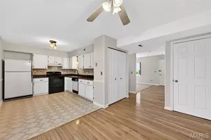 2562 Grayland Walk, Unincorporated, MO 63129 - Photo 7
