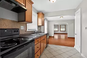 240 S Barat Ave, Saint Louis, MO 63135 - Photo 13