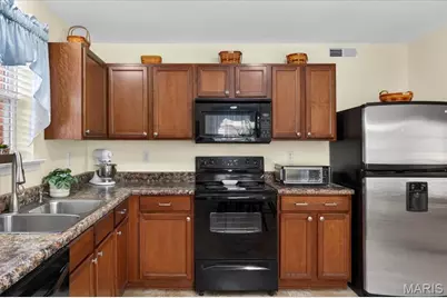 1711 Piedmont Circle #101, Saint Charles, MO 63304 - Photo 7