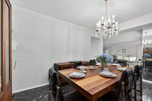 578 Sarah Ln, Saint Louis, MO 63141 - Photo 11