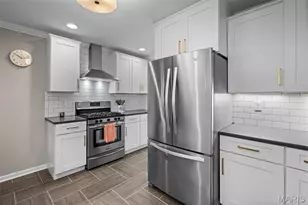 870 Victoria Pl, Saint Louis, MO 63122 - Photo 17