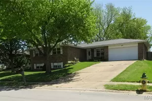 1604 Tamarack Dr, Saint Charles, MO 63301 - Photo 3