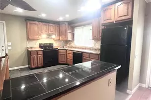 5891 Sir Edward Ln, Florissant, MO 63033 - Photo 7