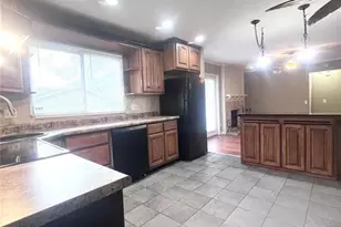 5891 Sir Edward Ln, Florissant, MO 63033 - Photo 9