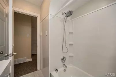5828 Pamplin Avenue, Saint Louis, MO 63147 - Photo 13