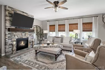 318 Regents Park Avenue, Wentzville, MO 63385 - Photo 5