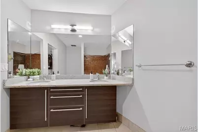 4100 Forest Park Avenue #427, Saint Louis, MO 63108 - Photo 17