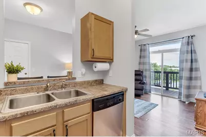 1236 Gardens Circle Drive #M, Saint Louis, MO 63125 - Photo 11