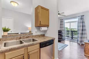 1236 Gardens Circle Dr, Saint Louis, MO 63125 - Photo 11