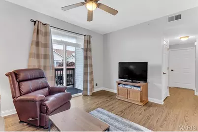 1236 Gardens Circle Drive #M, Saint Louis, MO 63125 - Photo 3